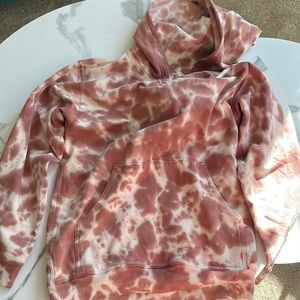 Lululemon tie dye sweatshirt